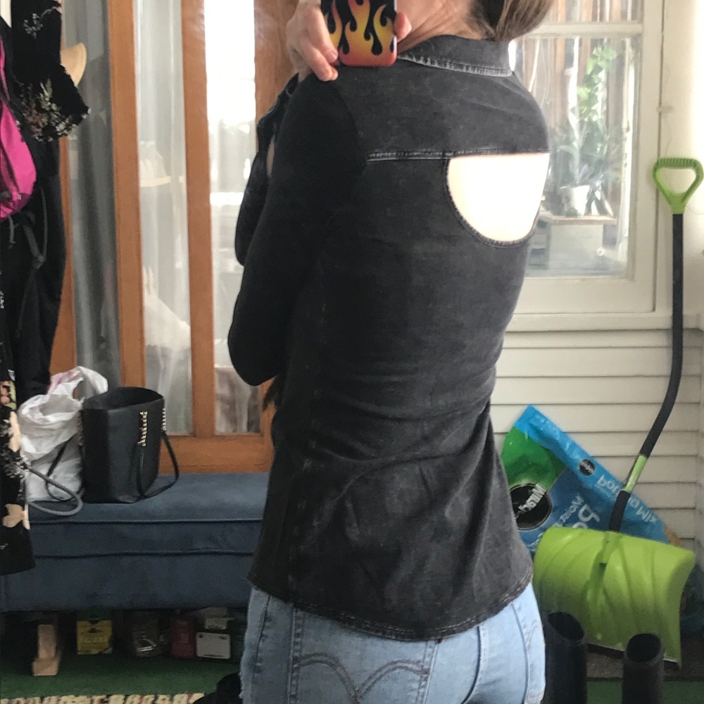 Rock and Republic- long sleeve button up, open back